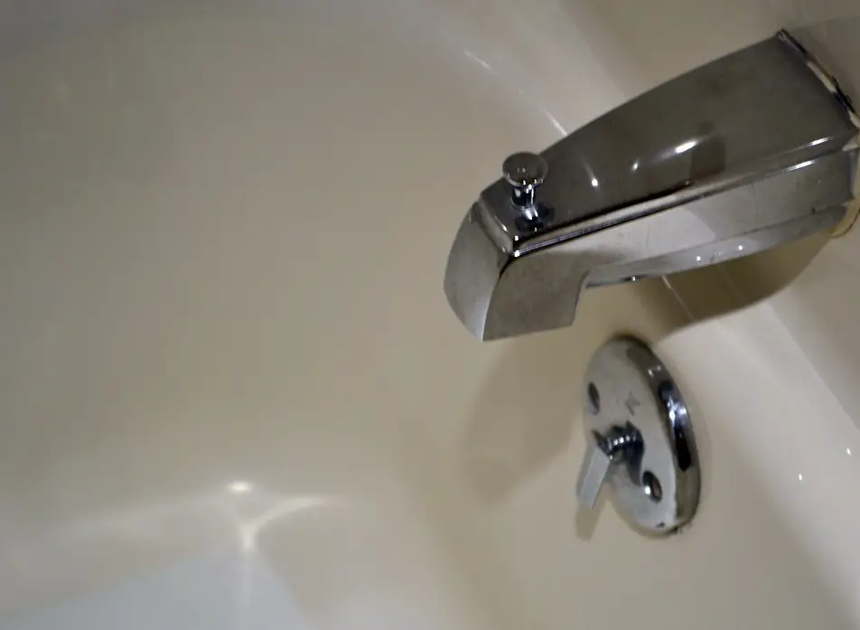 Bathtub faucet and bathroom fixtures